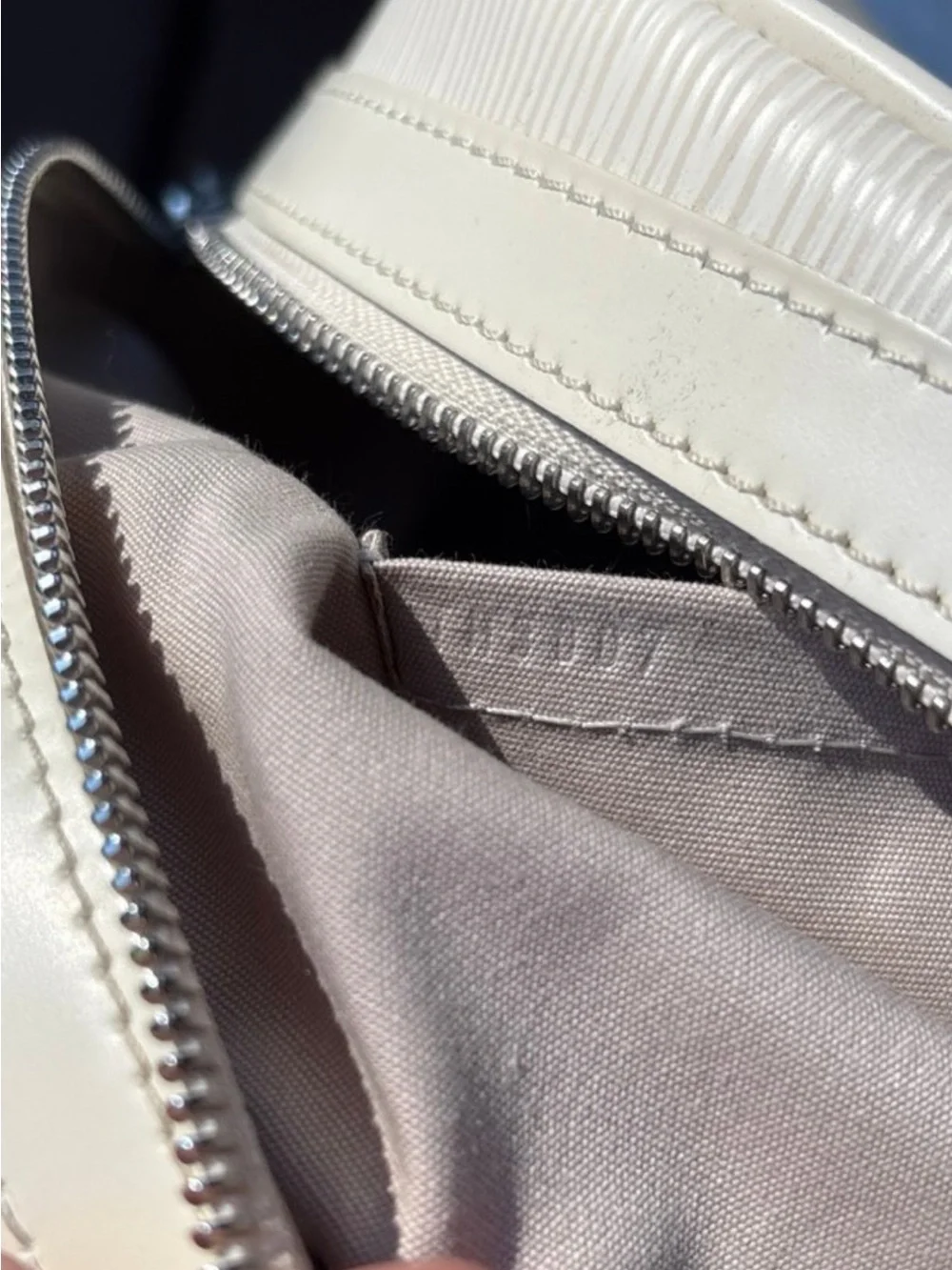 Louis Vuitton chic louis